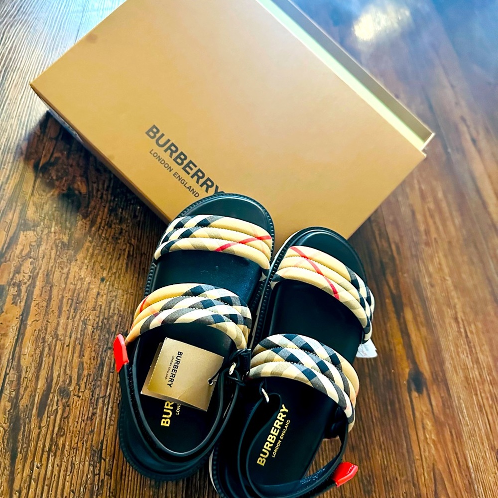 Burberry sandal
